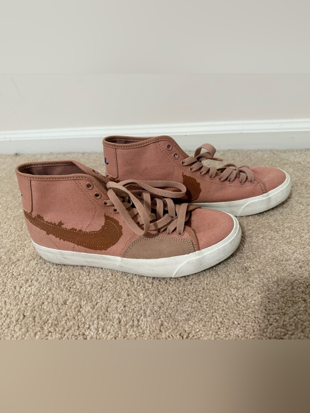 Nike SB Blazer Court Mid High-Top Sneakers Pink US 7